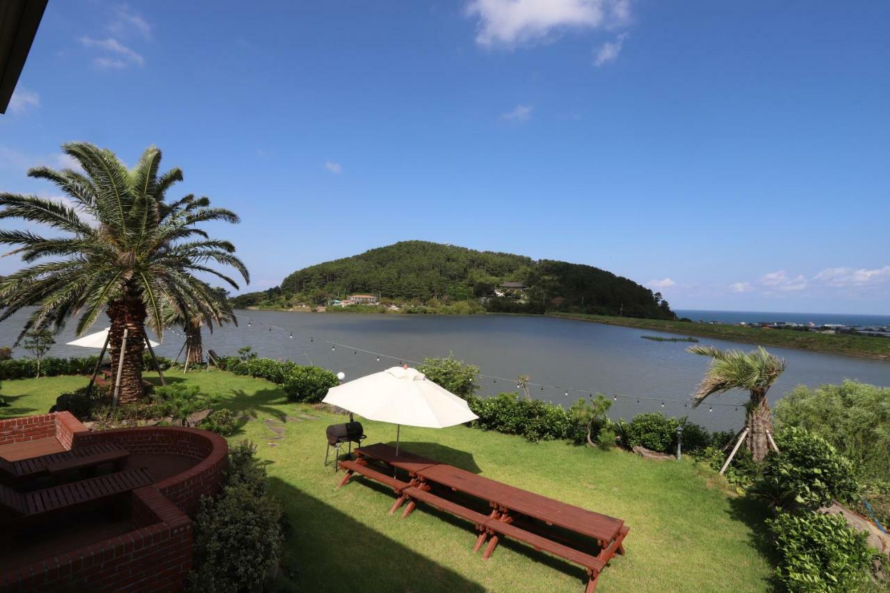 Jeju Lake Pension Exterior foto
